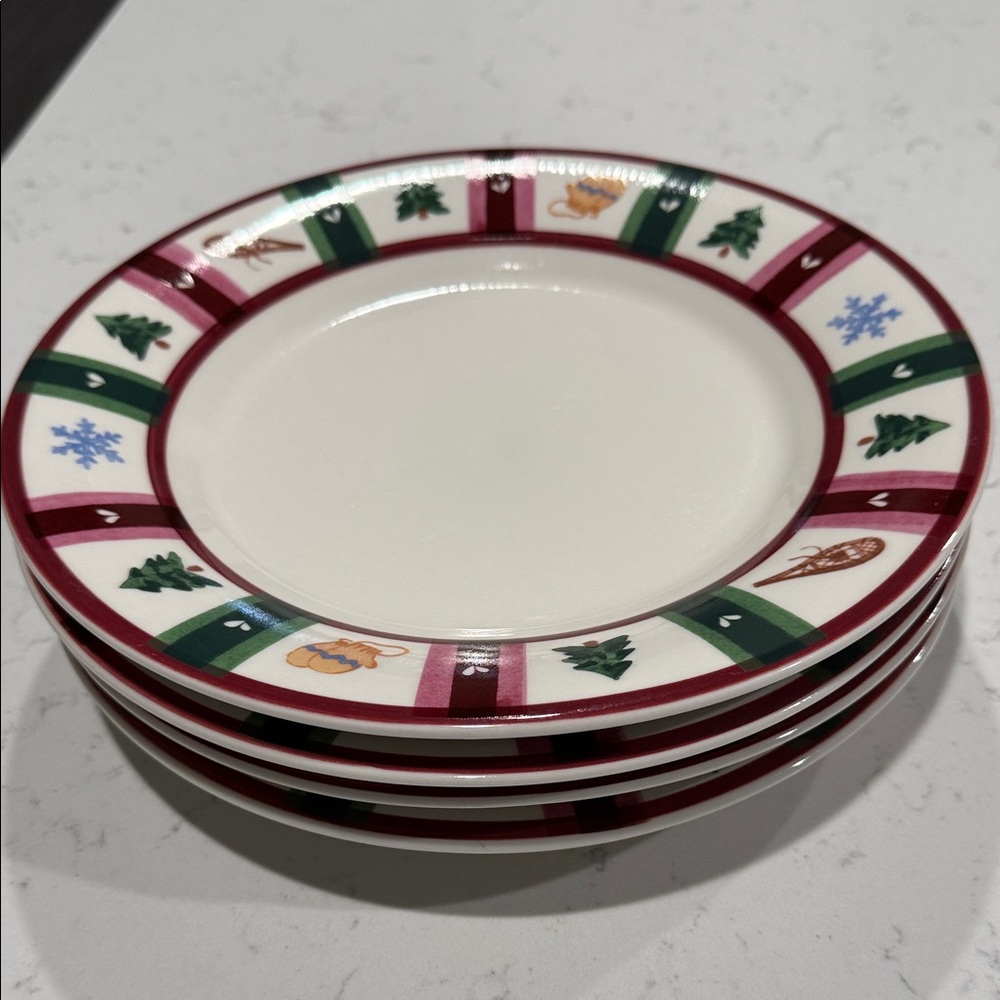 Pfaltzgraff Holiday Dinner Plates - Snow Bear Collection